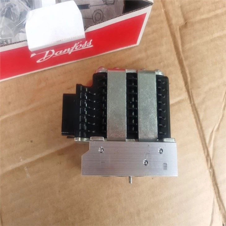 Sauer Danfoss 157B PVEM-12V PVE2SV PVEM32 155G4093 Гидравлический пропорциональный клапан 157B4032 157B4033 157B4116
